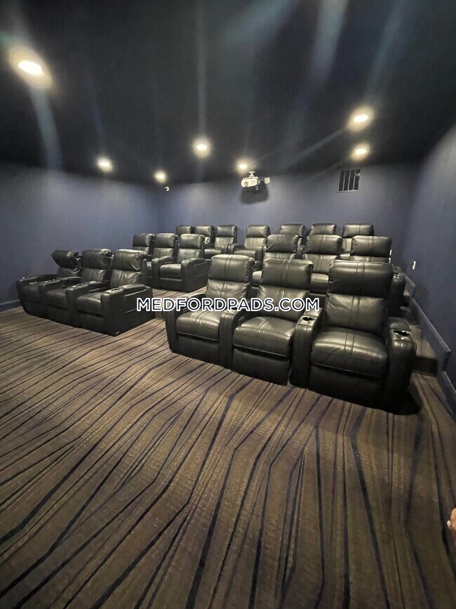 87 Medford St-Unit -6 in Medford, MA - Building Photo - Building Photo