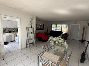 705 NE 92nd St in Miami Shores, FL - Building Photo - Building Photo