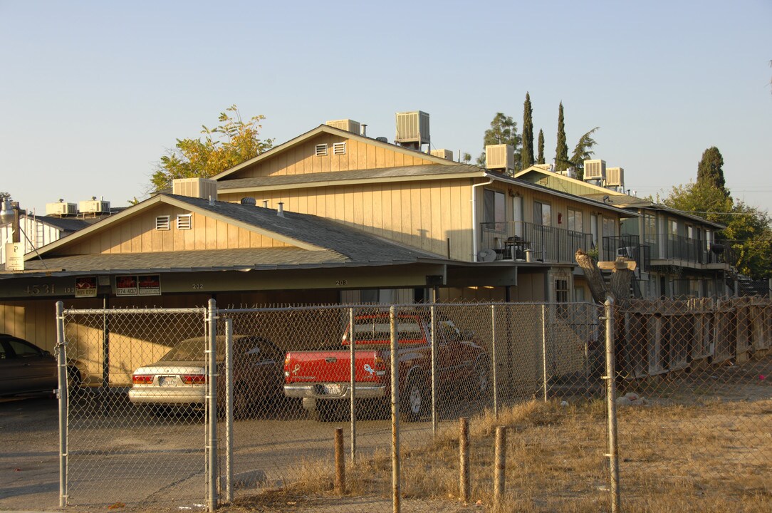 4531-4537 E Turner Ave in Fresno, CA - Building Photo