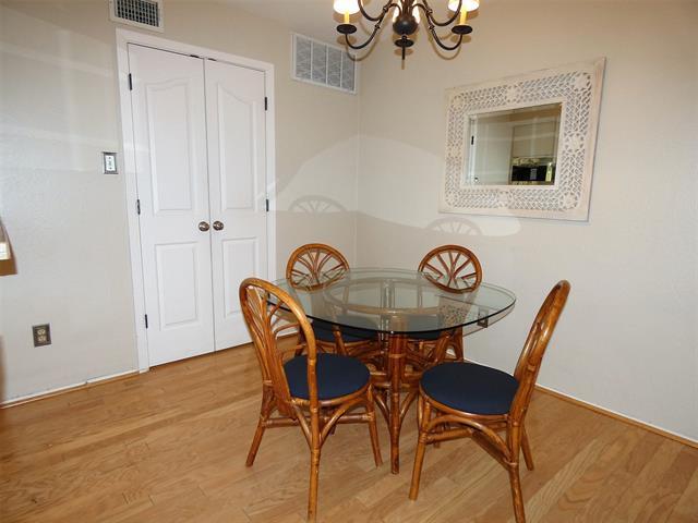 7640 W Greenway Blvd in Dallas, TX - Building Photo - Building Photo