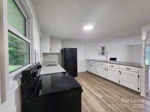 12719 Cottonville Rd in Norwood, NC - Building Photo - Building Photo