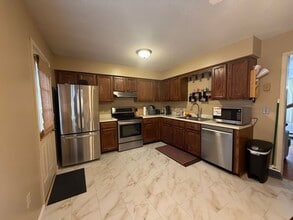 14 Clifford St in Pittsfield, MA - Building Photo - Building Photo