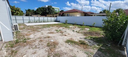 2790 NW 3rd St in Miami, FL - Building Photo - Building Photo