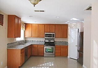 6023 Vista San Isidro in San Diego, CA - Building Photo - Building Photo