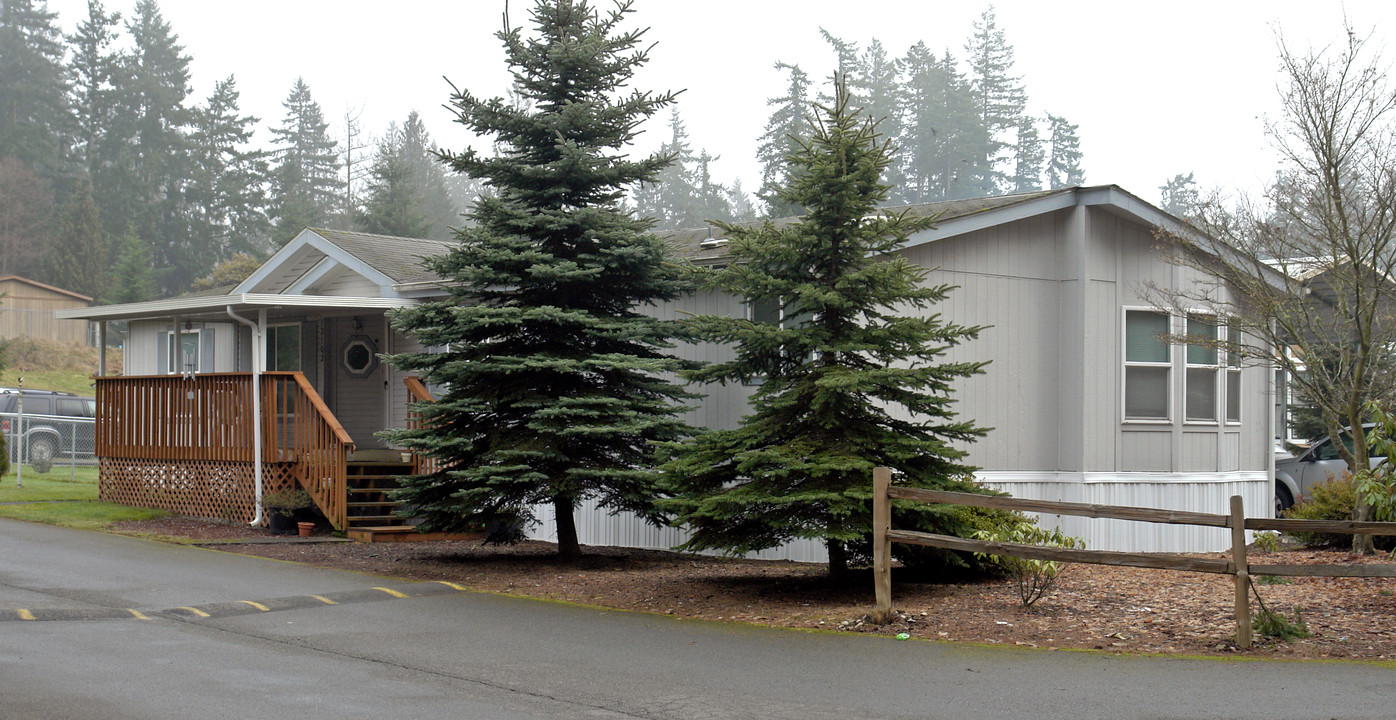 Country West Mobile Home Park in Puyallup, WA - Building Photo