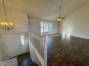 711 Hallbrooke Dr in Warrensburg, MO - Building Photo - Building Photo