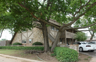 1323 E 41st Pl Apartments