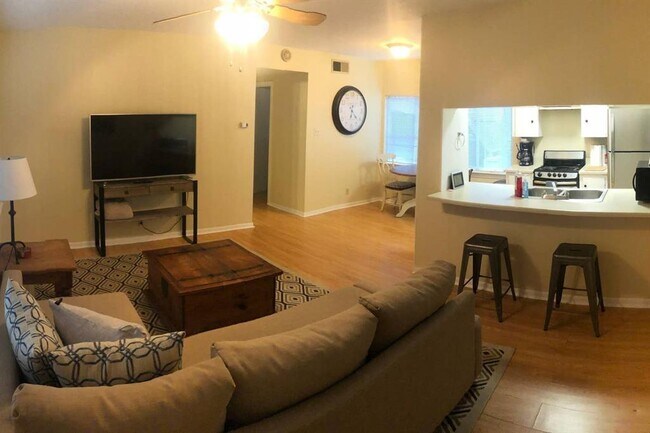 property at 2408 Longview St