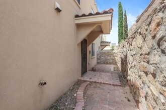 5717 Caprock Ct in El Paso, TX - Building Photo - Building Photo