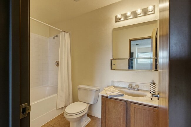 Avanti Townhomes in Midland, TX - Foto de edificio - Building Photo