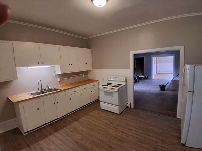1424 NY-49 in Constantia, NY - Building Photo - Building Photo
