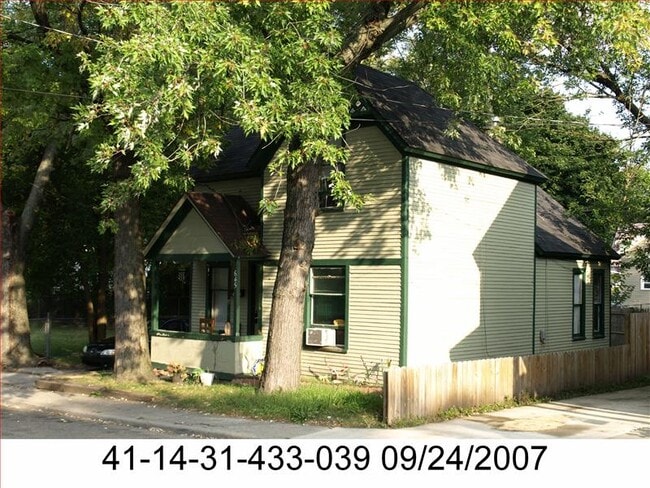 property at 645 Alexander St SE