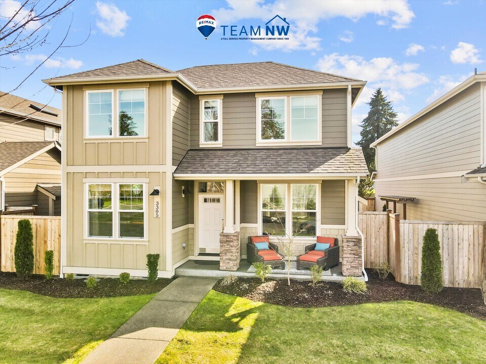 3305 63rd Ave SW in Tumwater, WA - Foto de edificio