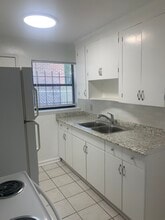 2554 Ernest St, Unit 2554 in Jacksonville, FL - Foto de edificio - Building Photo