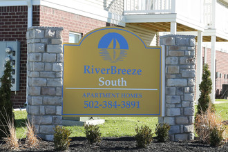 River Breeze South Apartment Homes in Louisville, KY - Building Photo - Building Photo