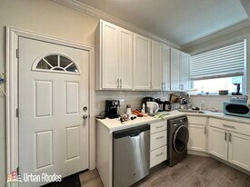 321 Kedzie St, Unit J08W in Evanston, IL - Building Photo