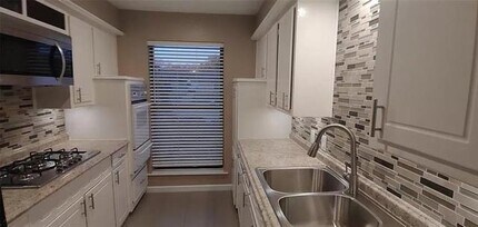 15838 El Estado Dr in Dallas, TX - Building Photo - Building Photo