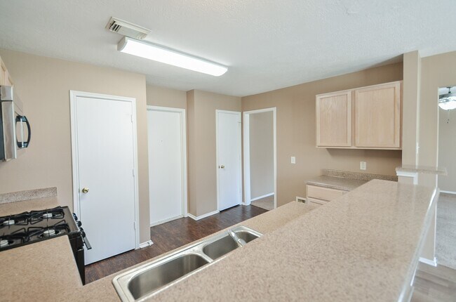 17327 Davenway Dr in Houston, TX - Building Photo - Building Photo