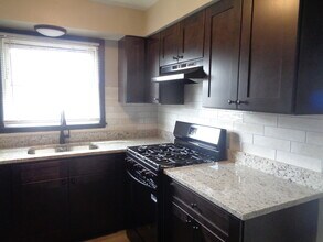 7041 99th St in Chicago Ridge, IL - Building Photo - Building Photo