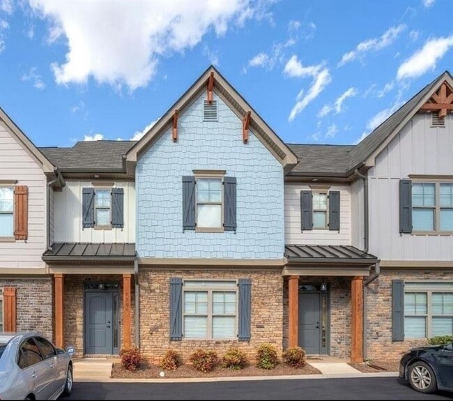 property at 7704 Fawn Cir