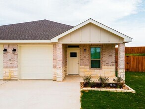 110 Levi Ct in Copperas Cove, TX - Foto de edificio - Building Photo