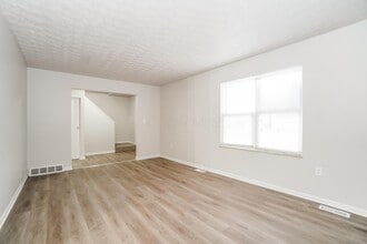 6605 Hancock Ct in Reynoldsburg, OH - Building Photo - Building Photo