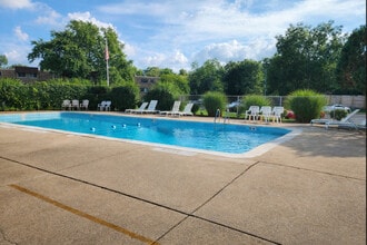 2650 Brookwood Way Dr in Rolling Meadows, IL - Building Photo - Building Photo