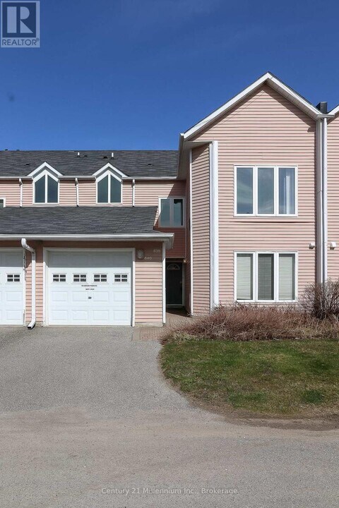 34-834 Dawson Dr in Collingwood, ON - Building Photo