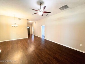 1960 McGirts Point Blvd in Jacksonville, FL - Building Photo - Building Photo