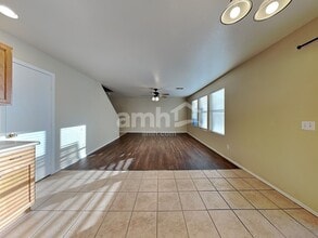 2205 E 35th Ave in Apache Junction, AZ - Foto de edificio - Building Photo