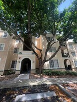 2427 Centergate Dr in Miramar, FL - Building Photo