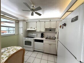 20 Yacht Club Dr, Unit 312 in North Palm Beach, FL - Building Photo - Building Photo