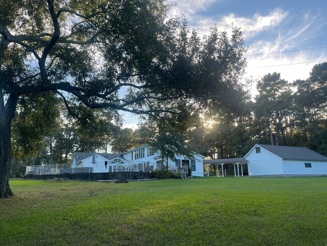 8402 Matthews Ln in Magnolia, TX - Building Photo - Building Photo