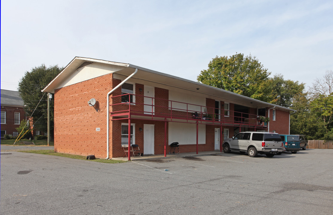 260-268 N Church St in Concord, NC - Building Photo