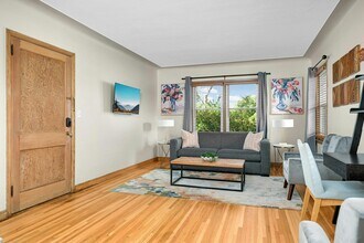 5713 Lyndale Ave S in Minneapolis, MN - Foto de edificio - Building Photo