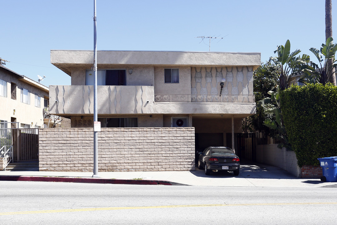 1528 Bundy Dr in Los Angeles, CA - Building Photo