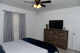 Desert Oak Apartments in Pecos, TX - Building Photo - Building Photo