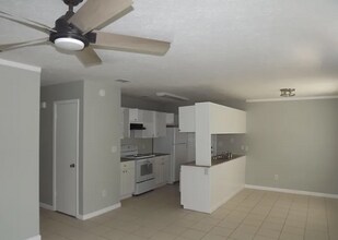 2712 Oak Hammock Dr in Panama City, FL - Building Photo - Building Photo