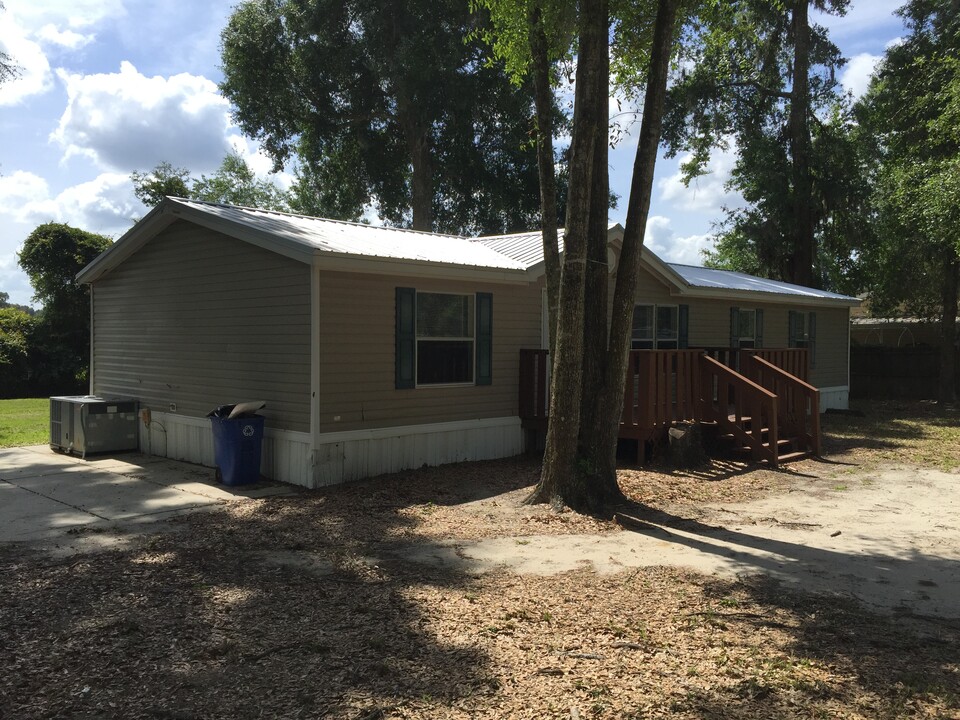 8555 NW 9th Ave in Ocala, FL - Building Photo