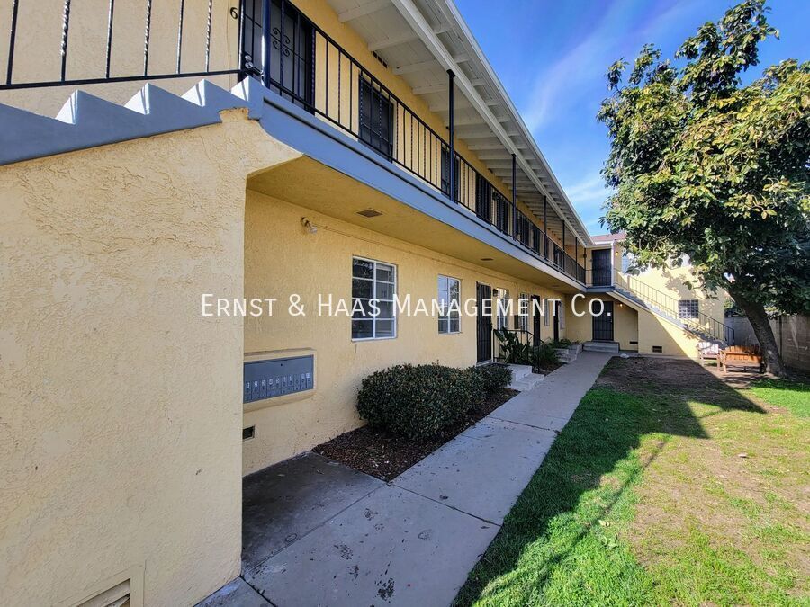 1027 E 7th St in Long Beach, CA - Foto de edificio