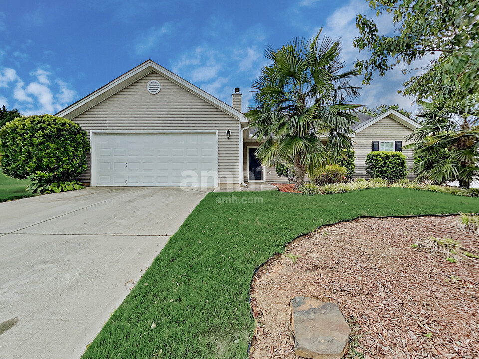 1914 Roxey Ln in Winder, GA - Building Photo