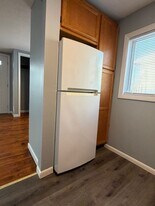 8 Dean St in Danbury, CT - Building Photo