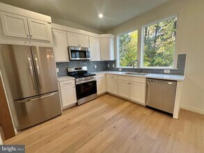 635 Upland Pl in Alexandria, VA - Building Photo - Building Photo