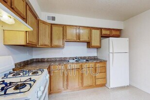 227 Tennessee St NE in Albuquerque, NM - Building Photo