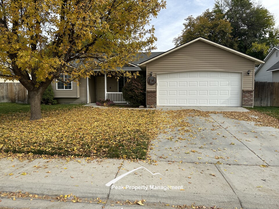 5613 Landsdown Ave in Caldwell, ID - Foto de edificio