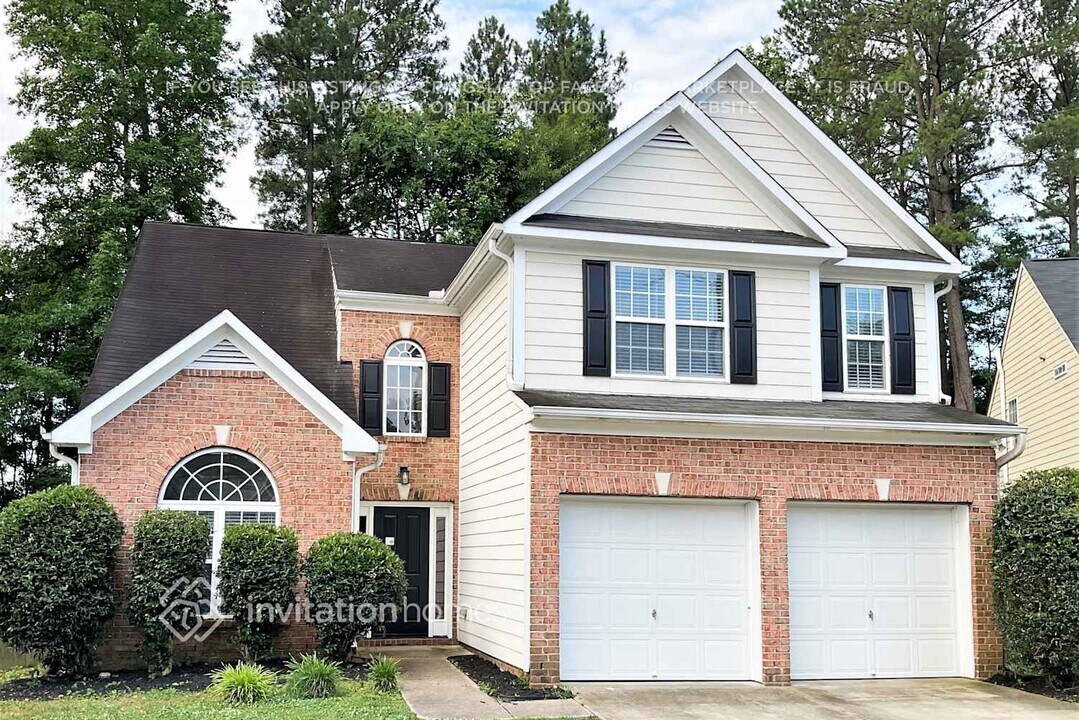 8000 Chatahoochie Ln in Raleigh, NC - Foto de edificio