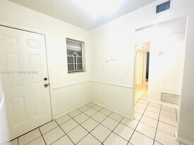 1550 NE 191st St in Miami, FL - Building Photo