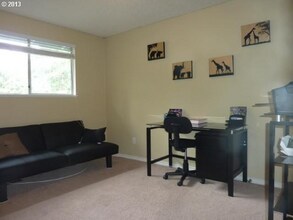 0 SE 122nd Ave in Portland, OR - Foto de edificio - Building Photo