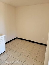 2205 Knox McRae Dr in Titusville, FL - Foto de edificio - Building Photo