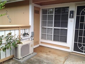240 Mananai Pl in Honolulu, HI - Building Photo - Building Photo